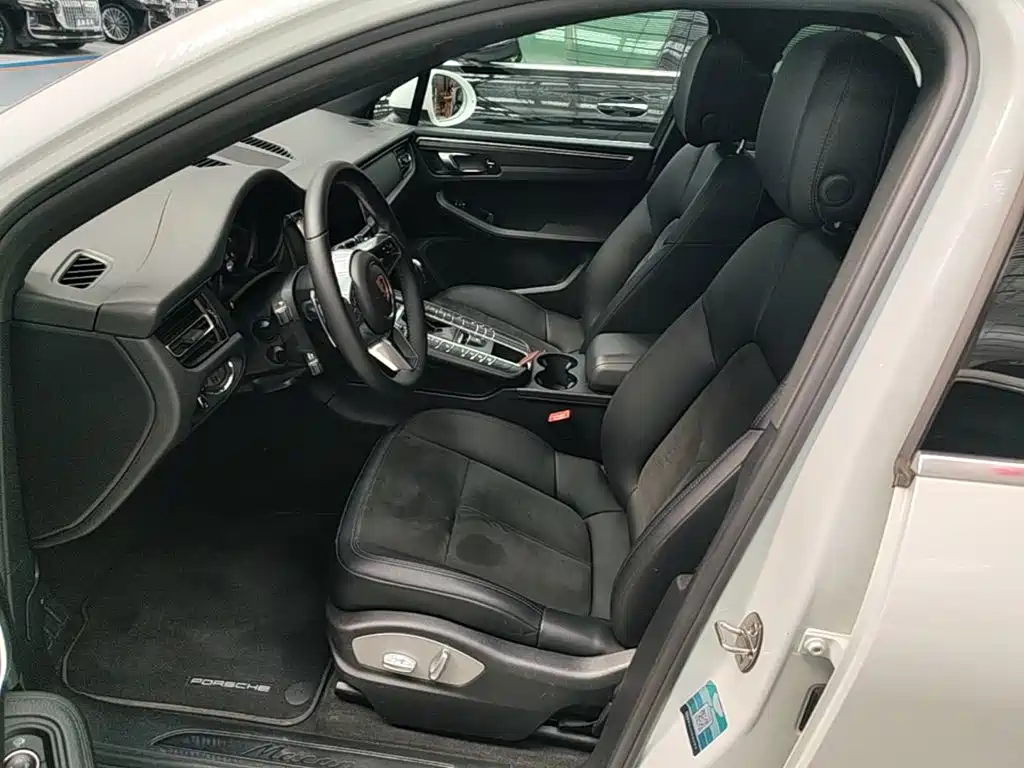 Porsche Macan — миниатюра 15