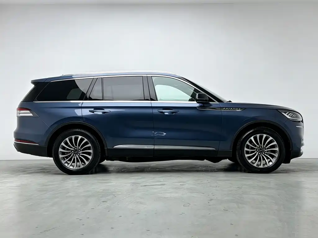 Lincoln Aviator — миниатюра 18