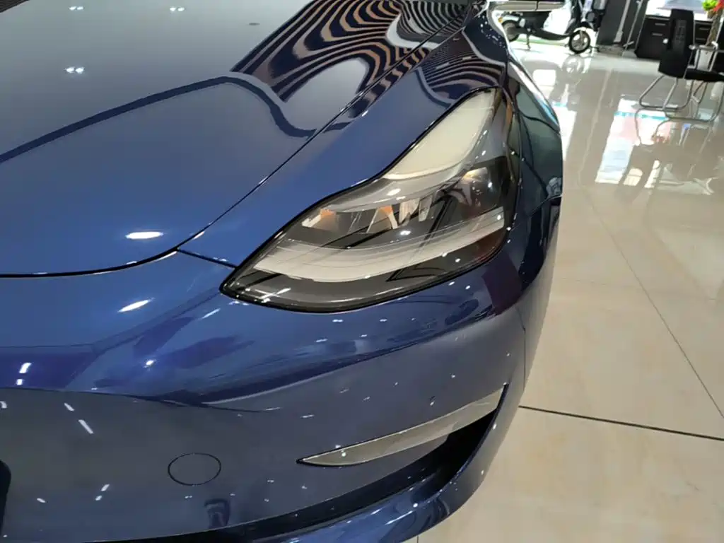 Tesla Model 3 — миниатюра 24