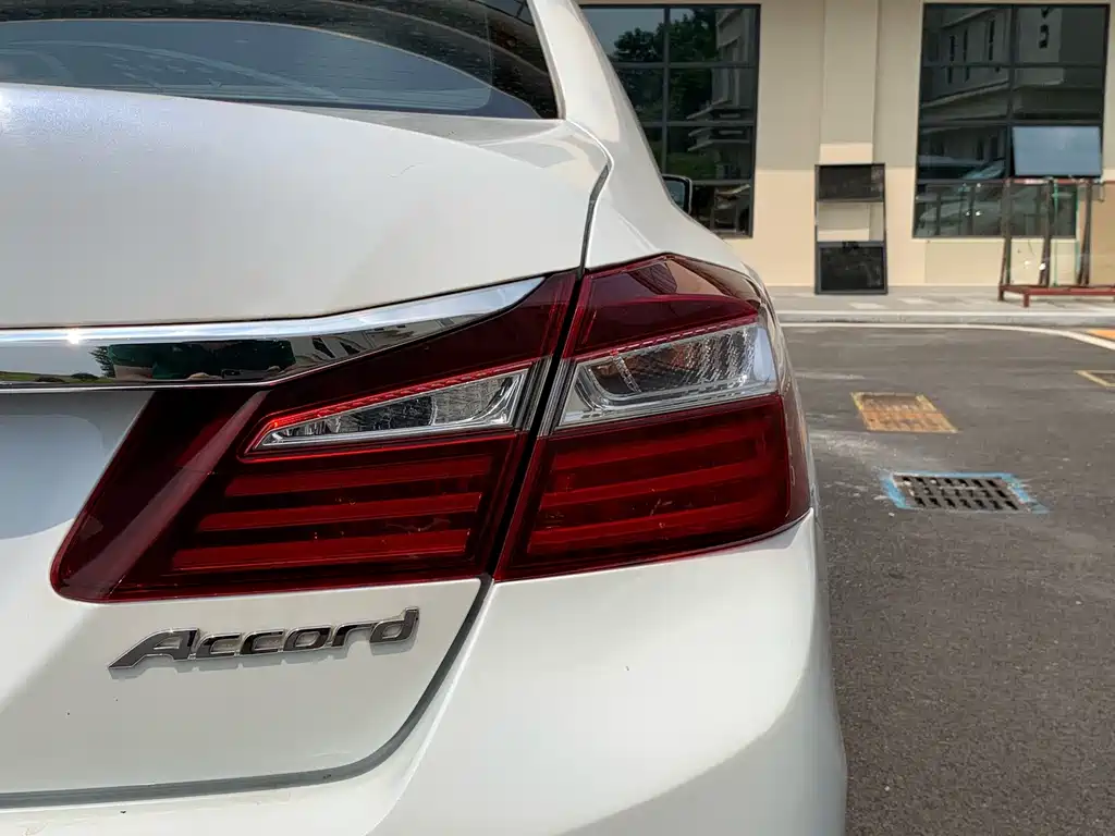 Honda Accord — миниатюра 11