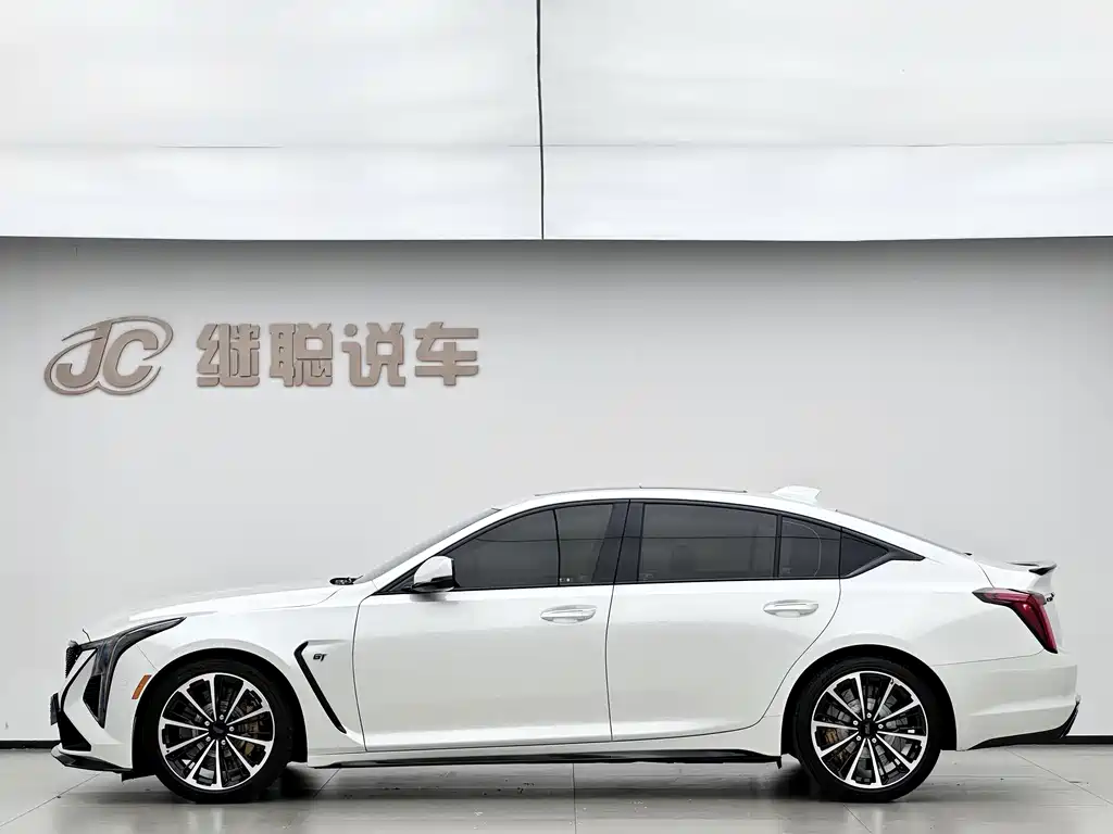 Cadillac CT5 — миниатюра 12
