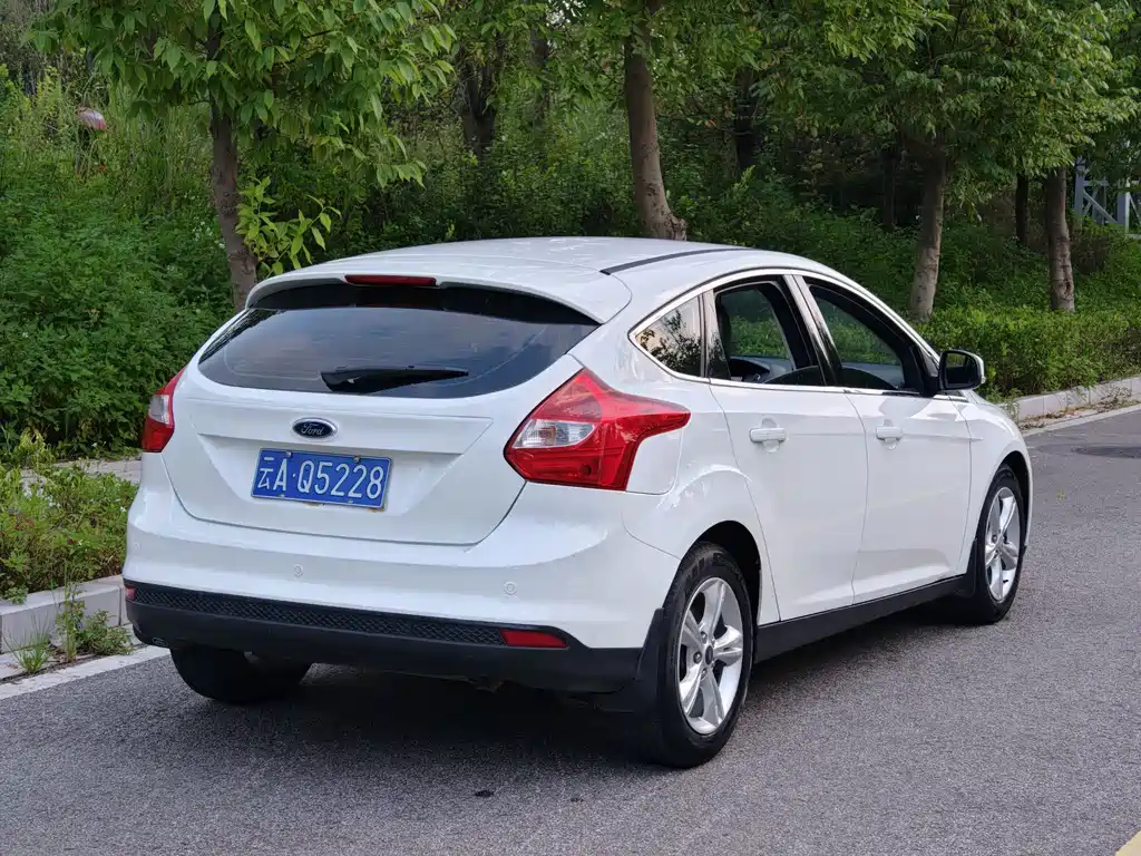 Ford Focus — миниатюра 7