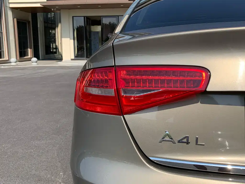 Audi A4L — миниатюра 12