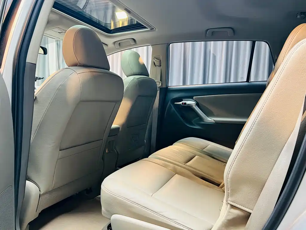 Toyota Verso — миниатюра 9