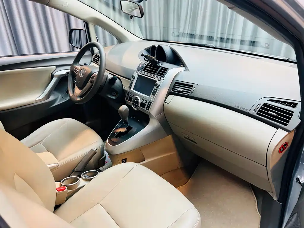 Toyota Verso — миниатюра 10