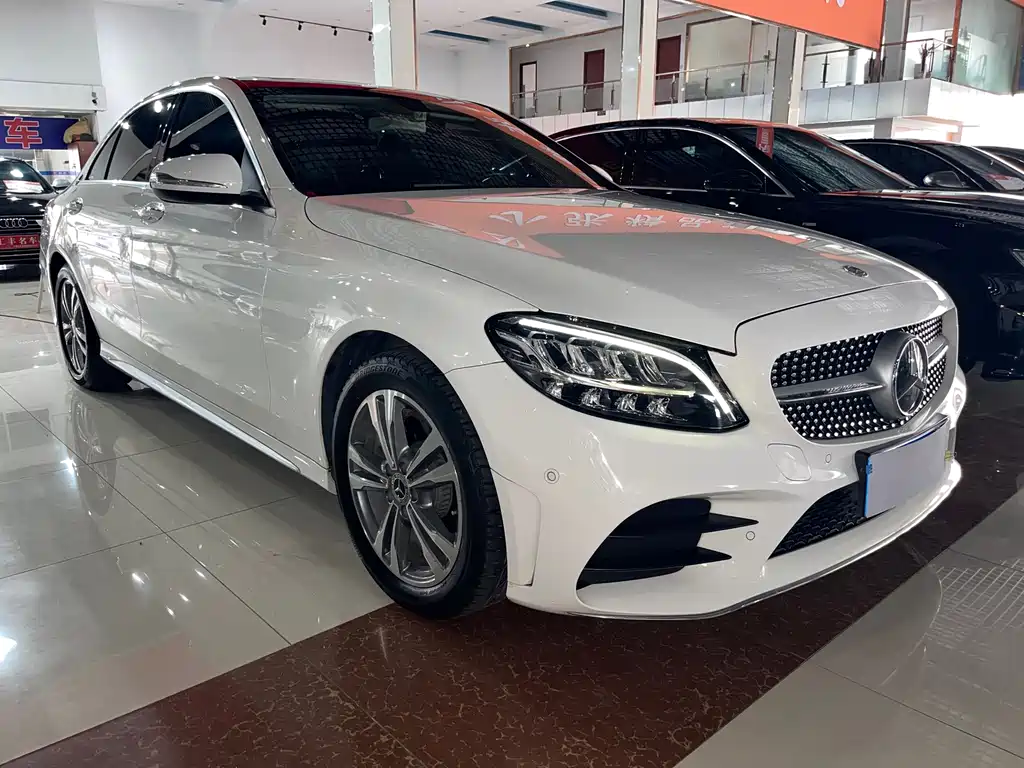 Mercedes-Benz C-Class — миниатюра 3