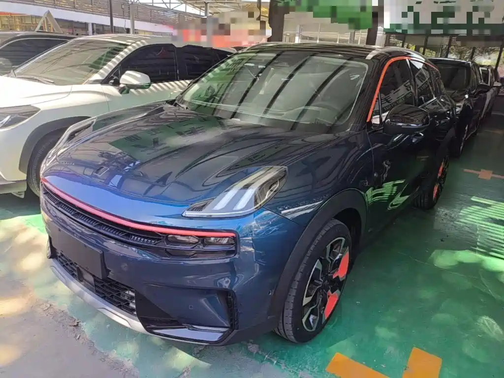 Lynk & Co 06