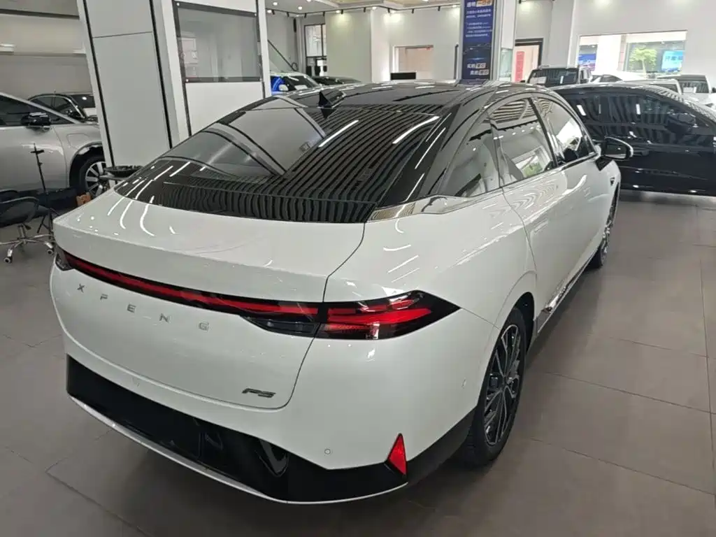 XPeng P5 — миниатюра 7