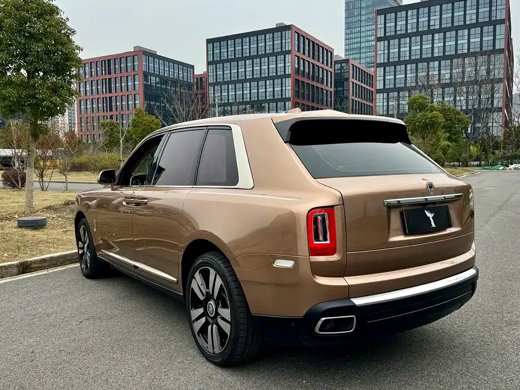 Rolls-Royce Cullinan 2018 мест