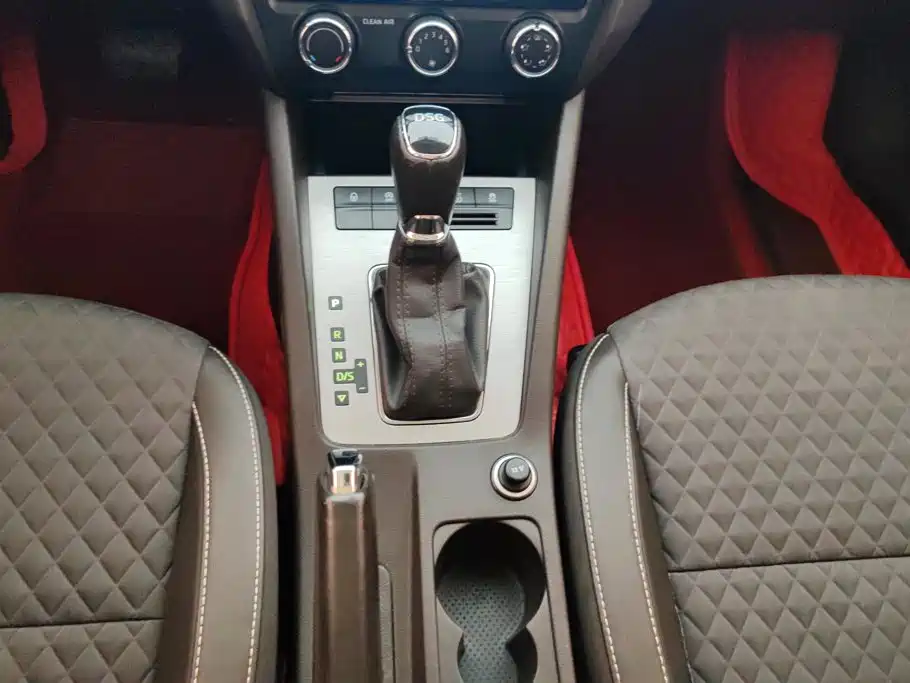 Skoda Octavia — миниатюра 16