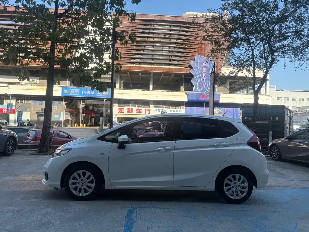 Honda Fit — миниатюра 4