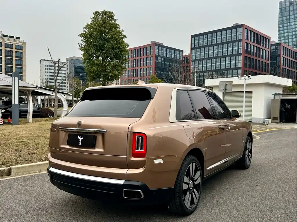 Rolls-Royce Cullinan 2018 мест