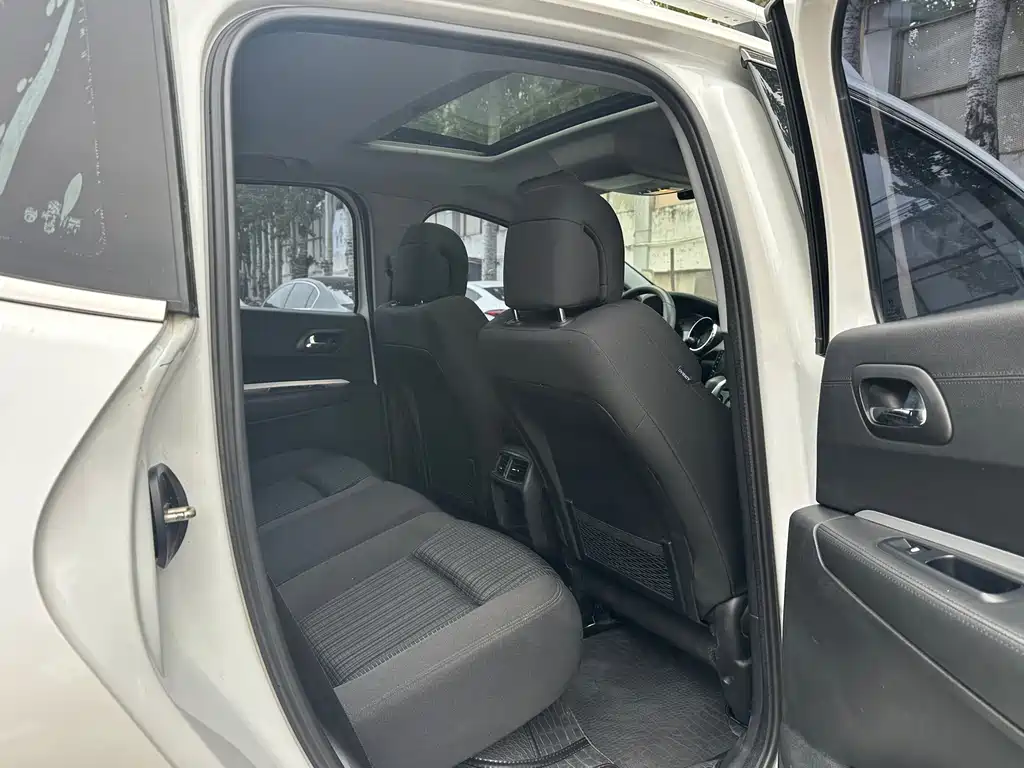 Peugeot 3008 — миниатюра 15