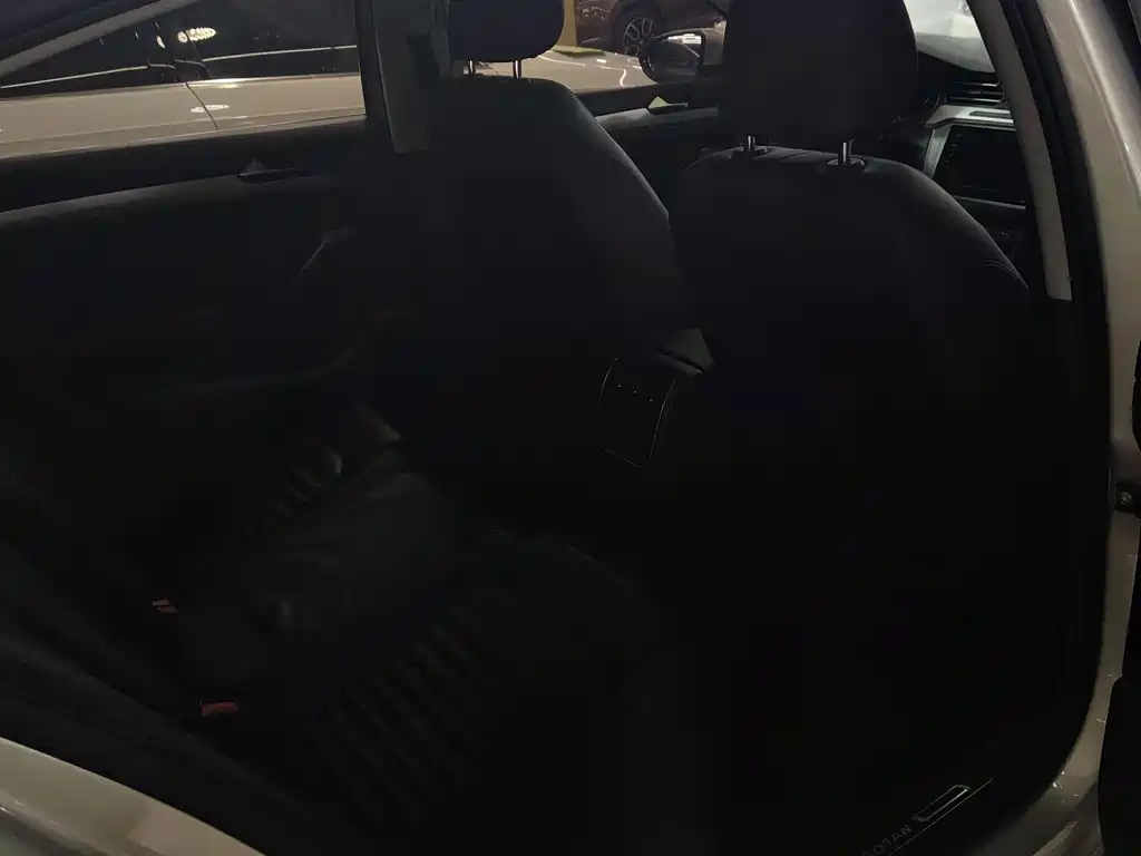 Volkswagen Magotan — миниатюра 5