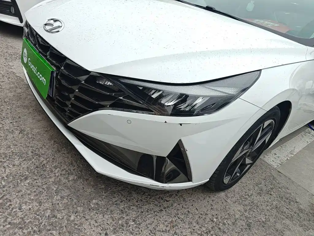 Hyundai Elantra — миниатюра 24