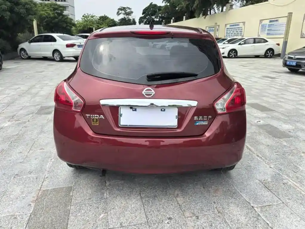 Nissan Tiida — миниатюра 5