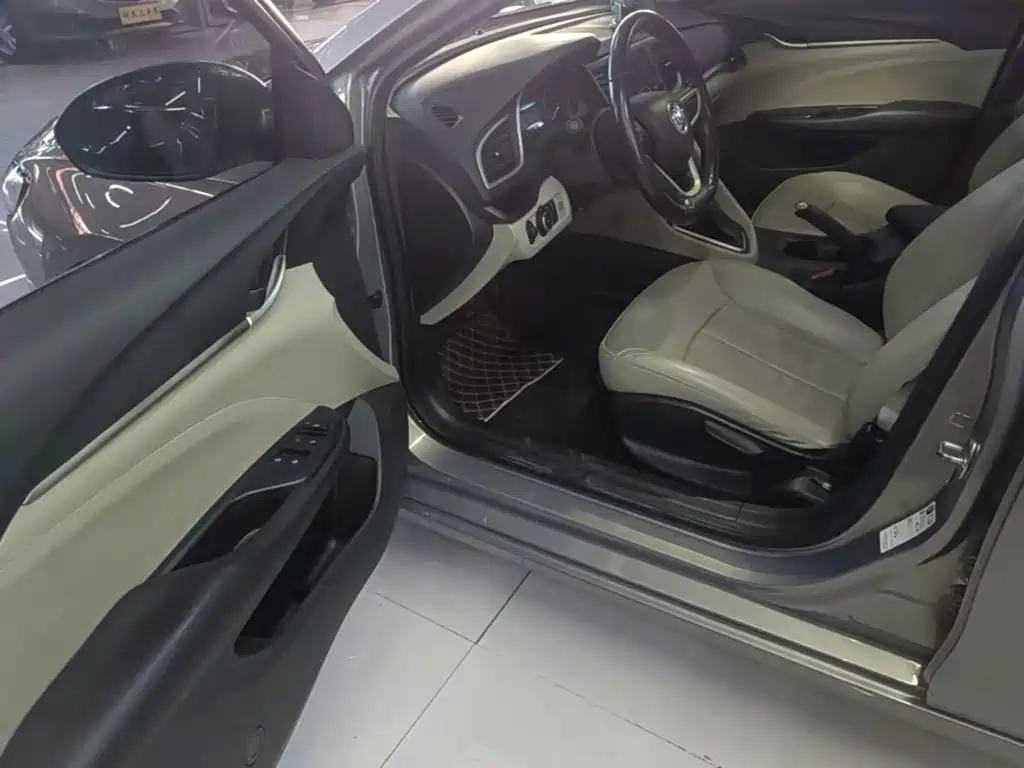 Buick Excelle — миниатюра 12