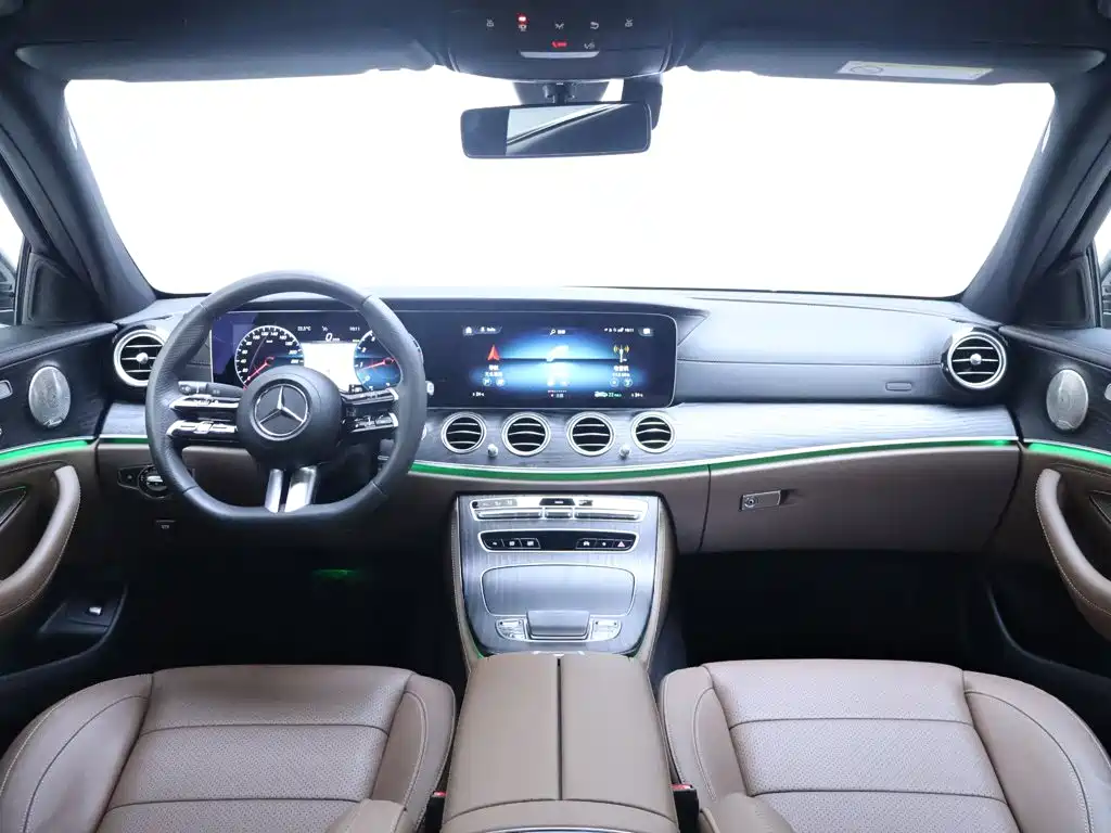 Mercedes-Benz E-Class — миниатюра 13