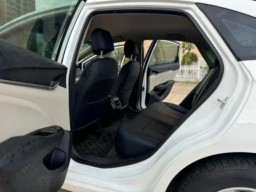 Buick Excelle — миниатюра 6