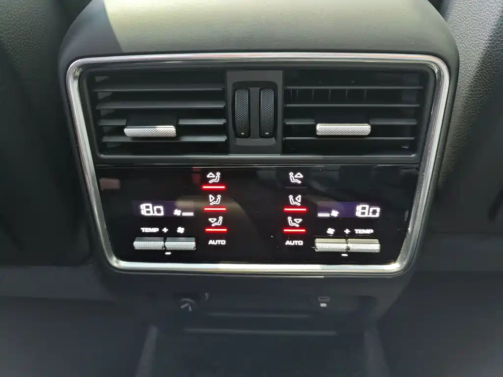 Porsche Cayenne — миниатюра 20