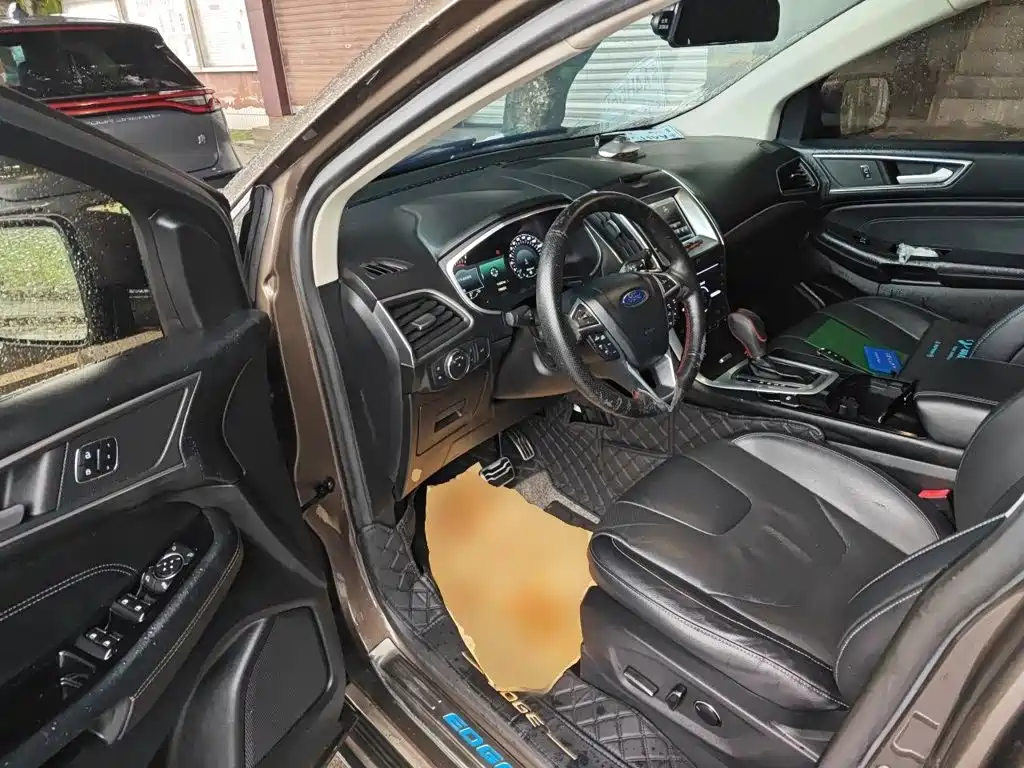 Ford Edge — миниатюра 12