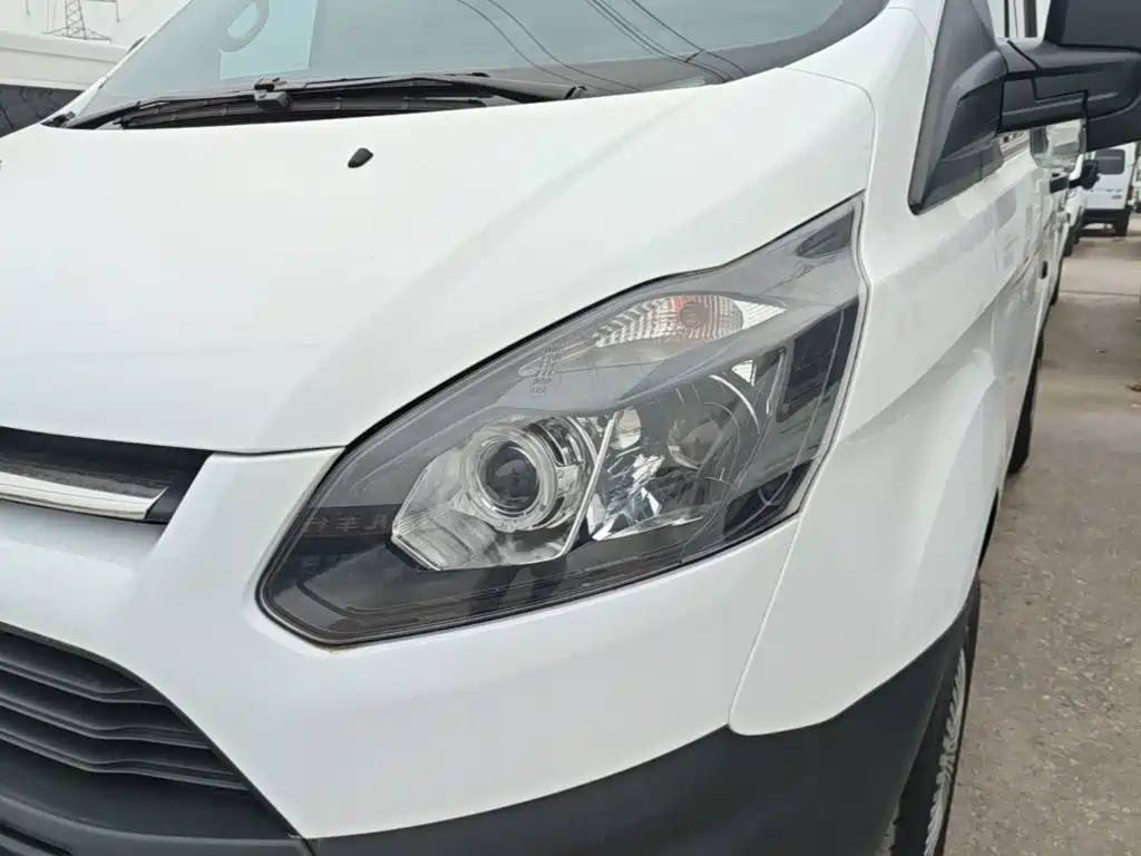 Ford Transit — миниатюра 24