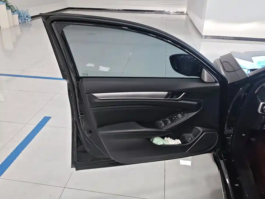 Honda Accord — миниатюра 7