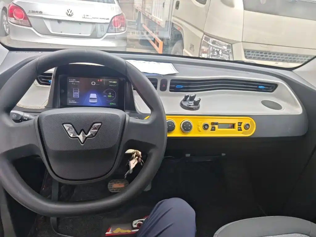 Wuling MINIEV — миниатюра 10