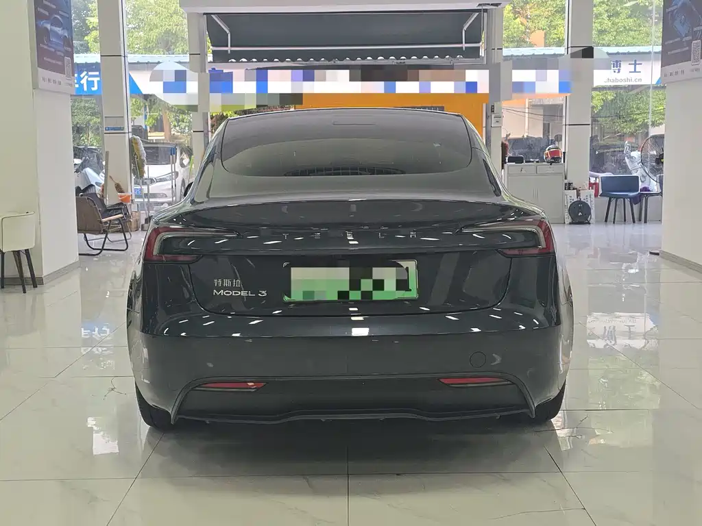 Tesla Model 3 — миниатюра 11