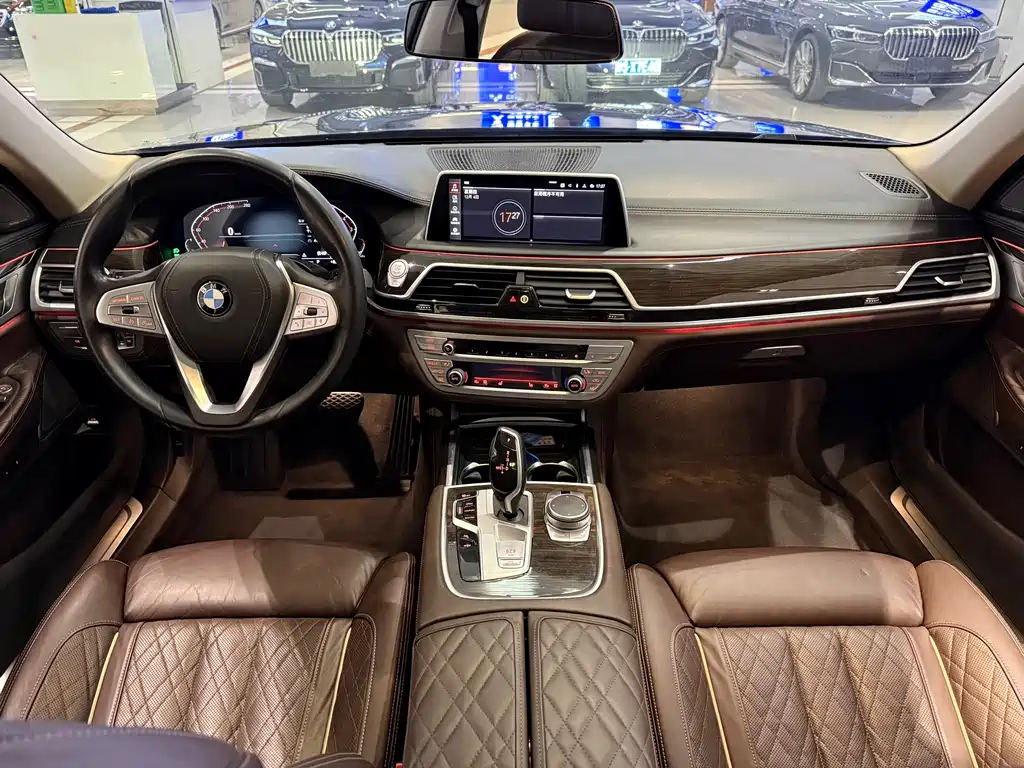 BMW 7 SERIES