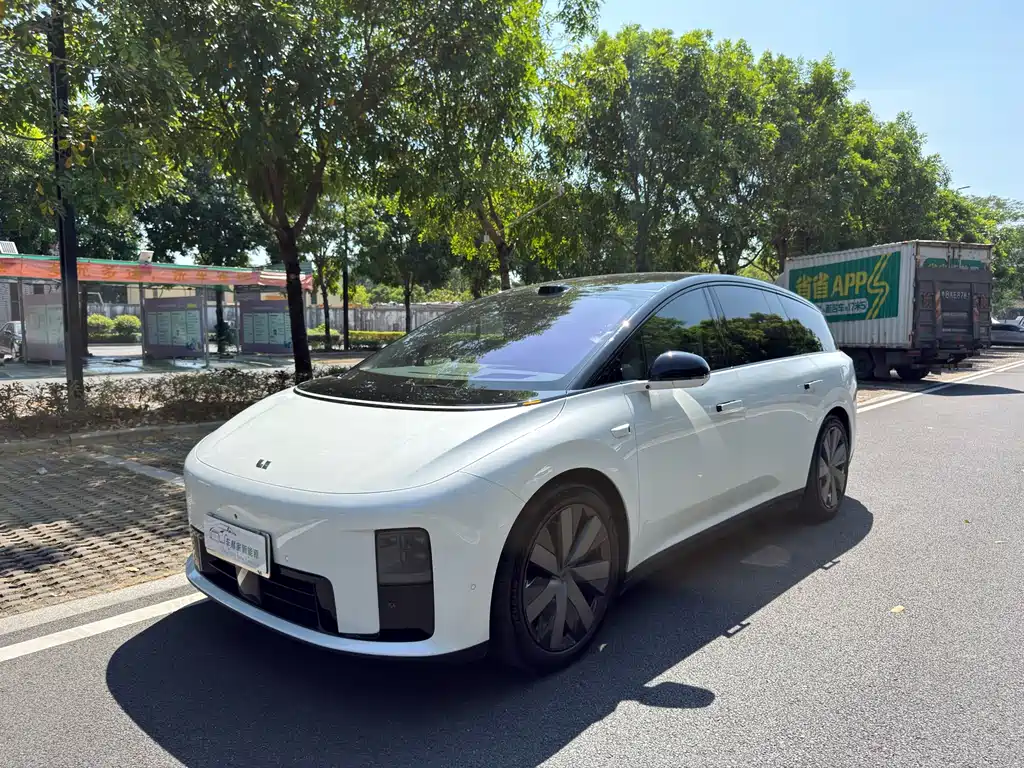 Li Auto Li i8