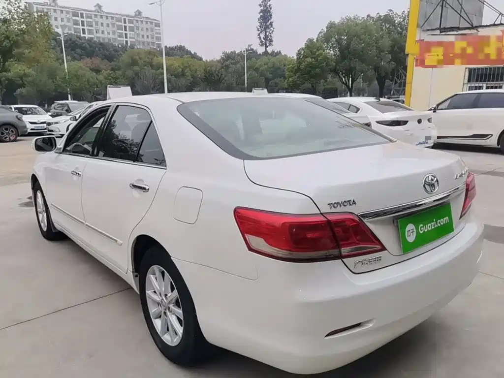 Toyota Camry — миниатюра 5