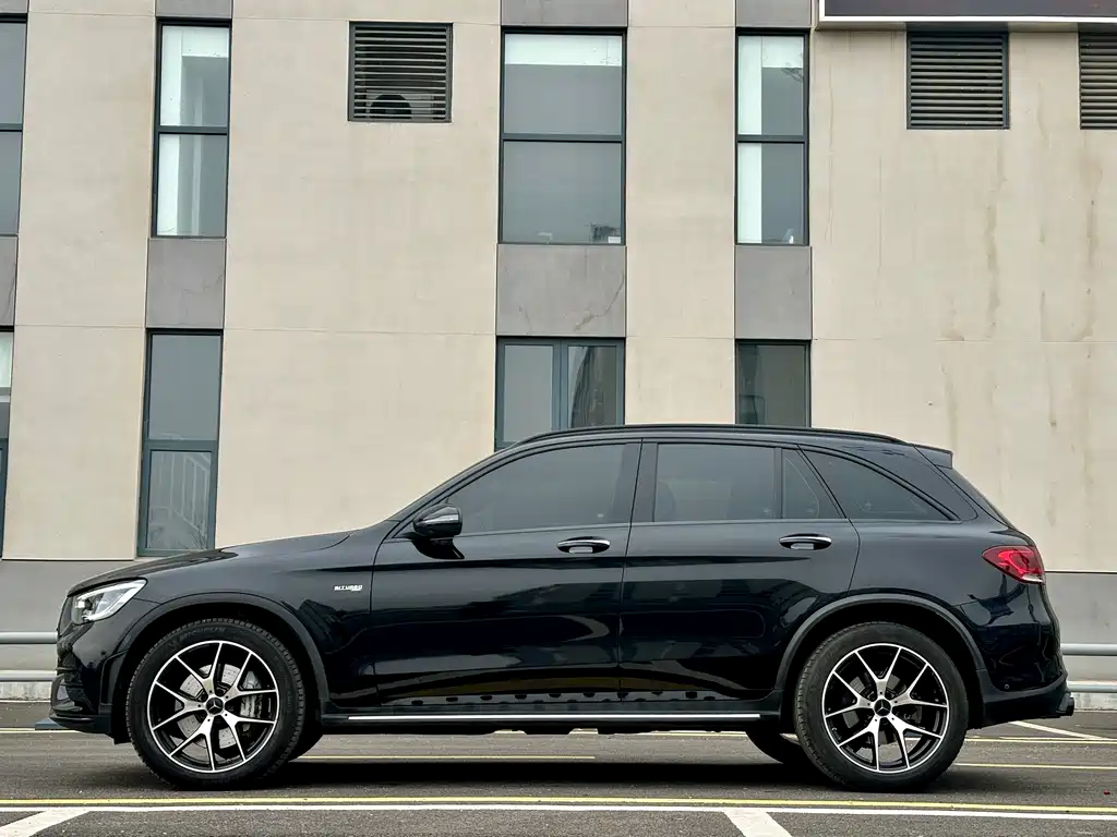 MERCEDES-BENZ GLC AMG