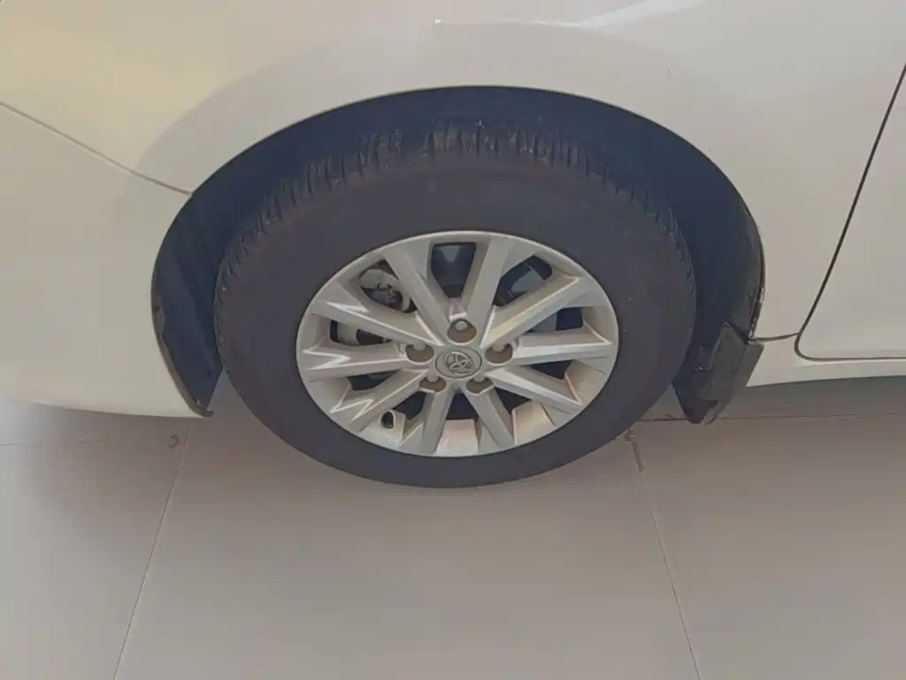 Toyota Camry — миниатюра 23
