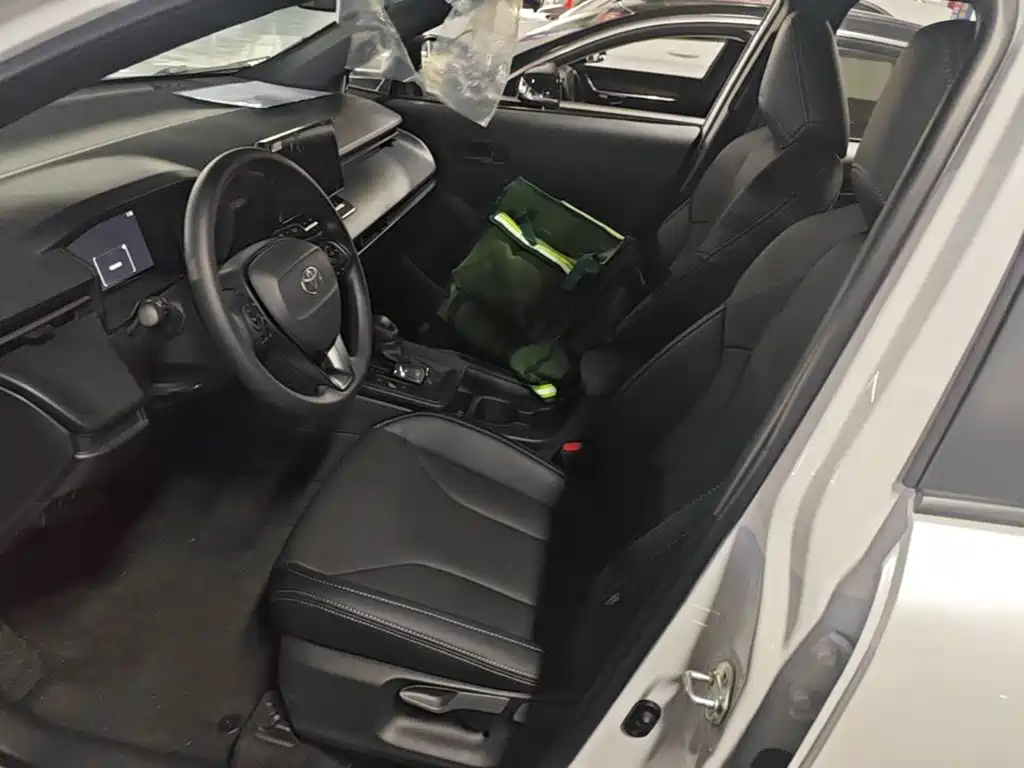 Toyota Corolla Cross — миниатюра 15