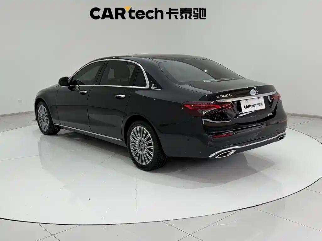 Mercedes-Benz E-Class — миниатюра 7