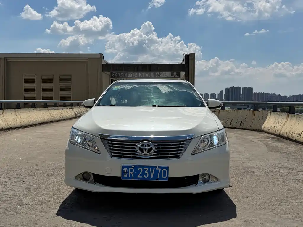 Toyota Camry — миниатюра 2