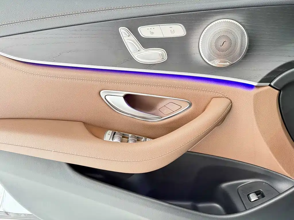 Mercedes-Benz E-Class — миниатюра 16