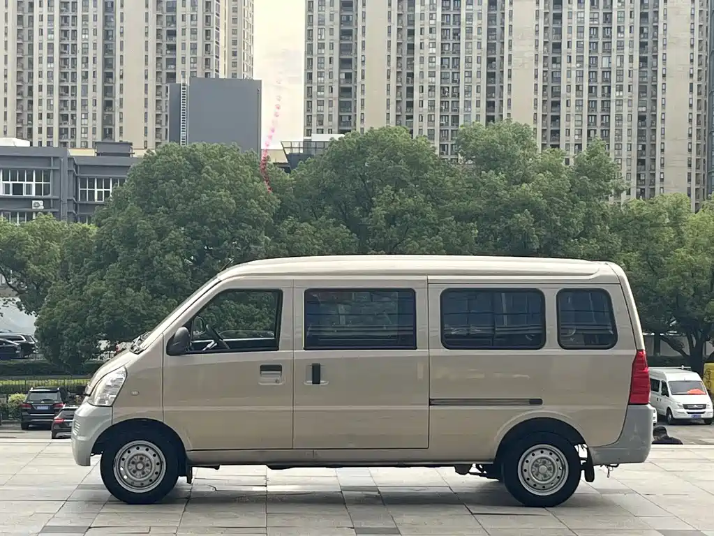 Wuling Rongguang EV — миниатюра 4