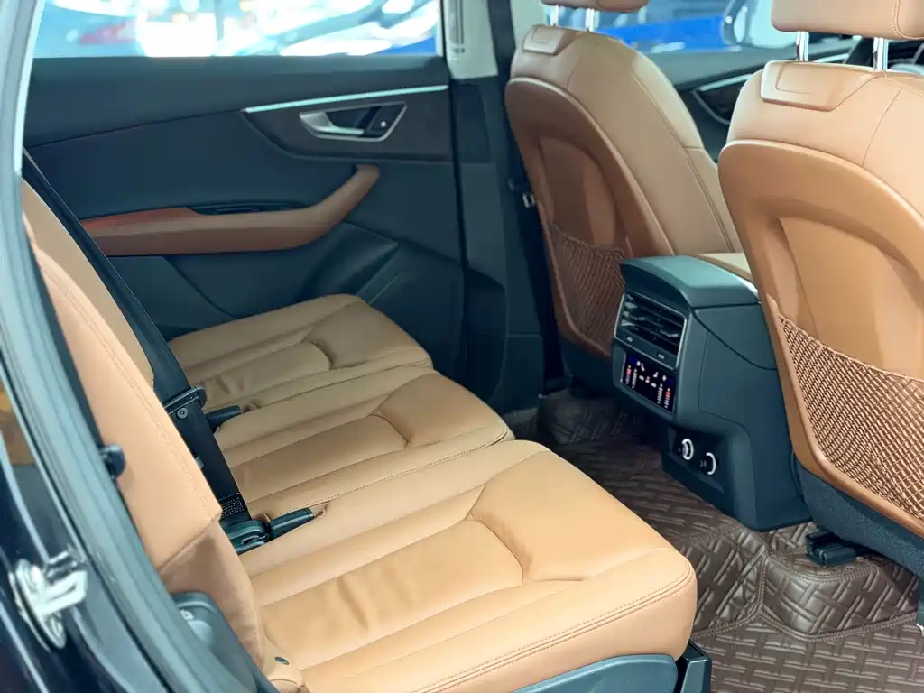 Audi Q7 — миниатюра 20