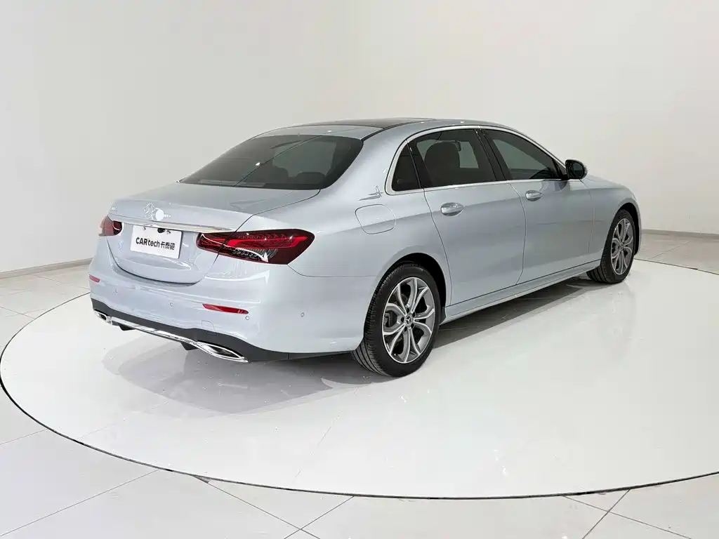 Mercedes-Benz E-Class — миниатюра 28
