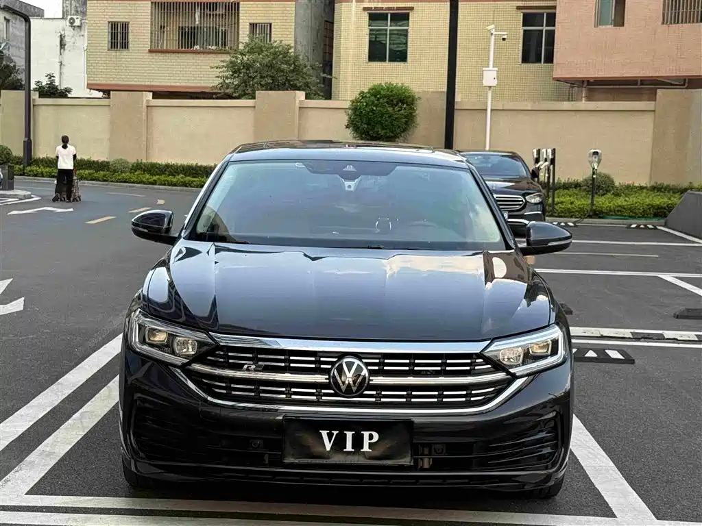 Volkswagen Sagitar — миниатюра 2
