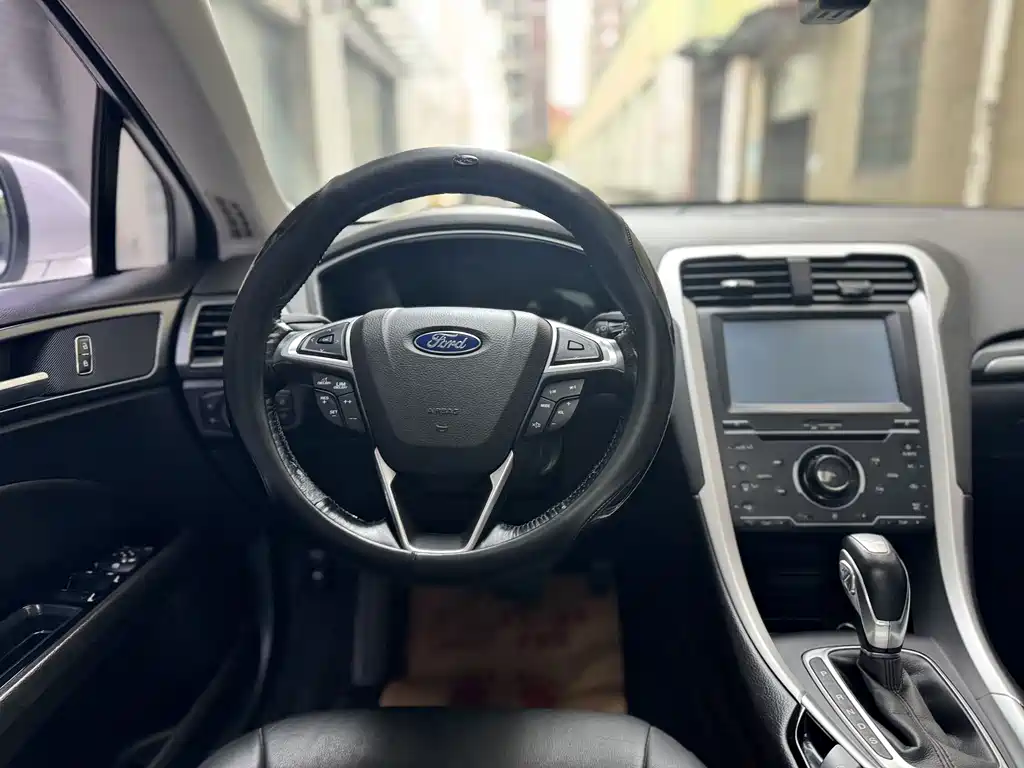 Ford Mondeo — миниатюра 6