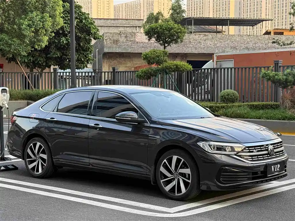 Volkswagen Sagitar — миниатюра 3