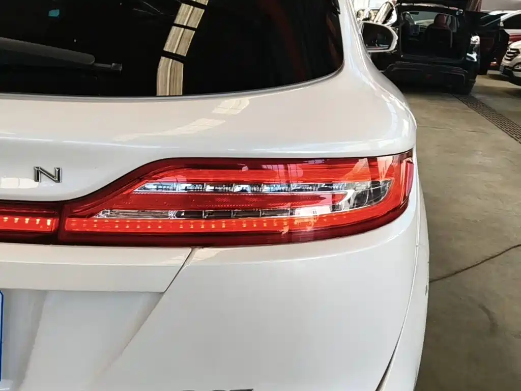 Lincoln MKC — миниатюра 8