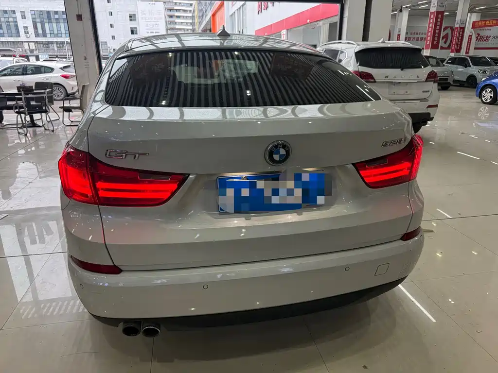 BMW 5 Series GT — миниатюра 4