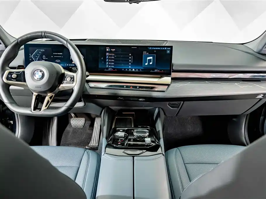 BMW 5 Series — миниатюра 14