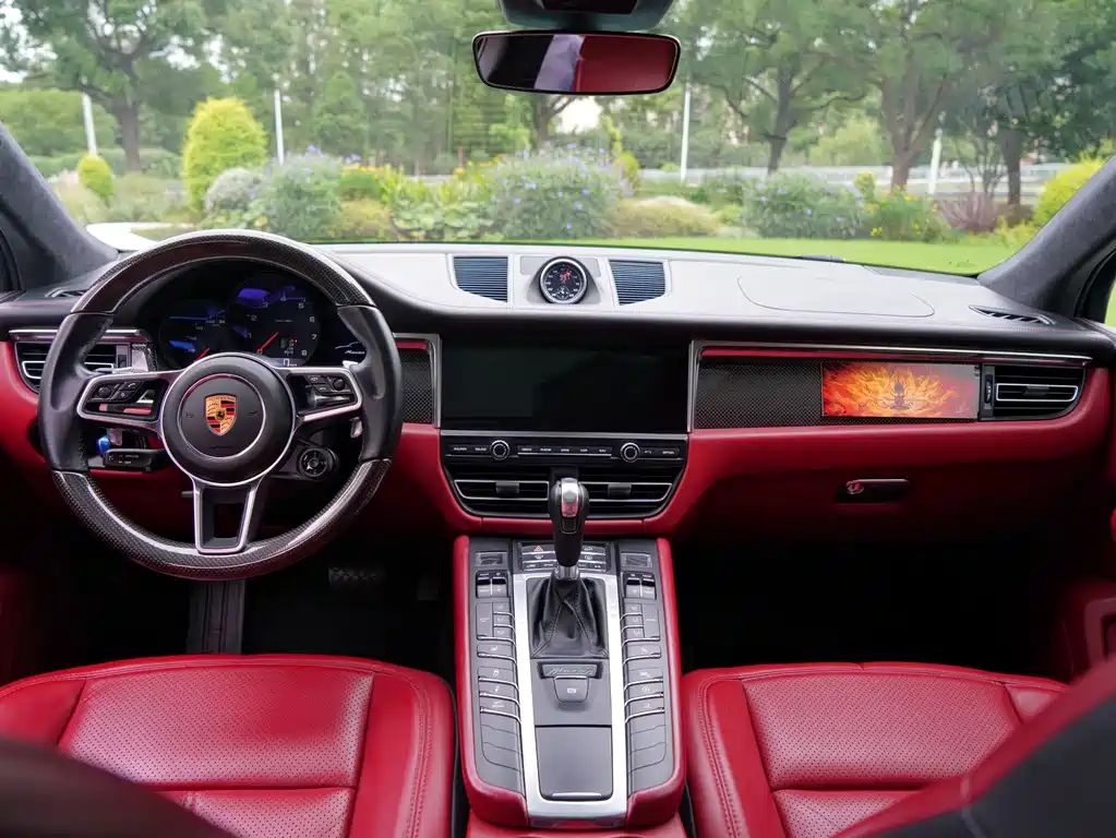 Porsche Macan — миниатюра 8