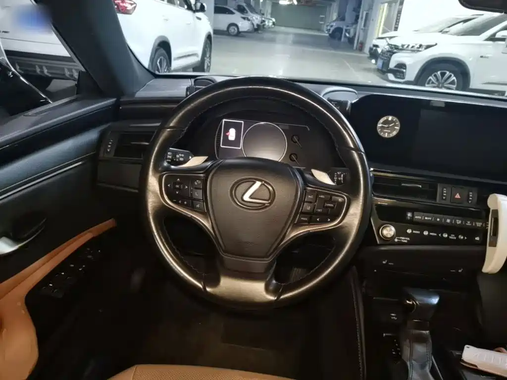 Lexus ES — миниатюра 11