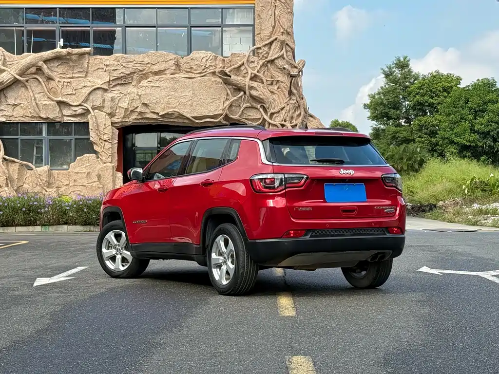 Jeep Compass — миниатюра 3